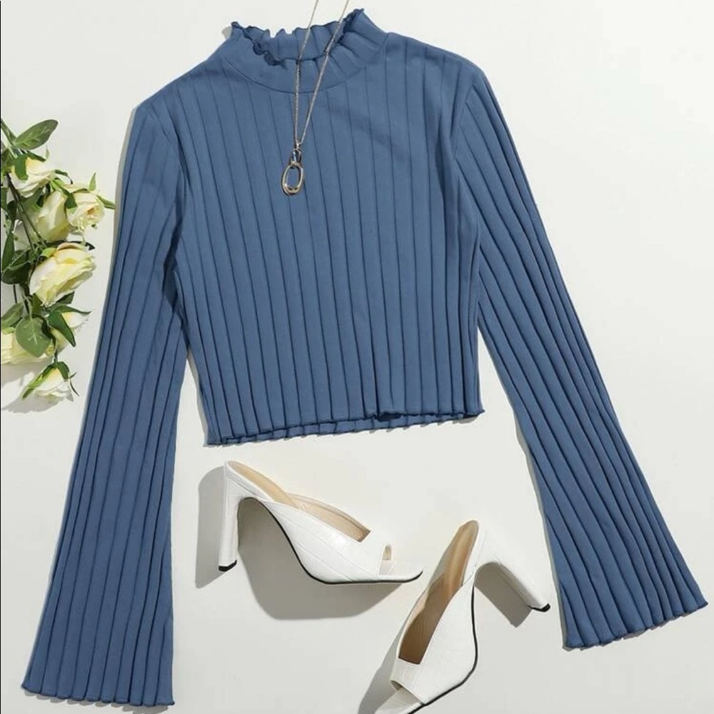 Lettuce trim trumpet sleeve cropped top. Dusty blue. Size S. Worn 1x.